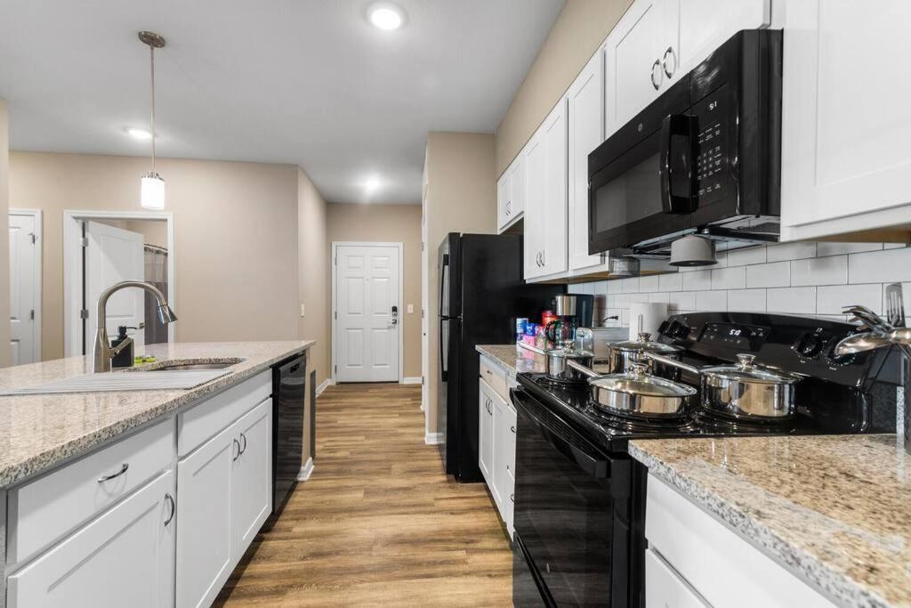 Elegant 2 Bedroom/2 Bath Condo With All Amenities Melbourne Exterior photo
