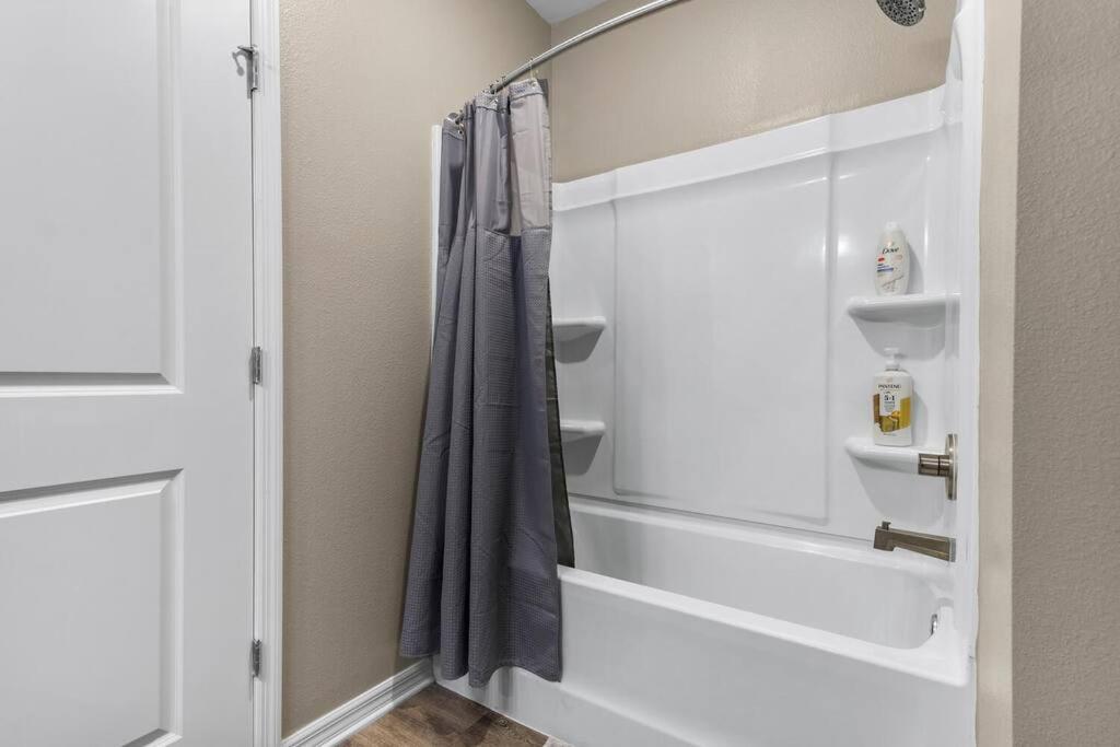Elegant 2 Bedroom/2 Bath Condo With All Amenities Melbourne Exterior photo