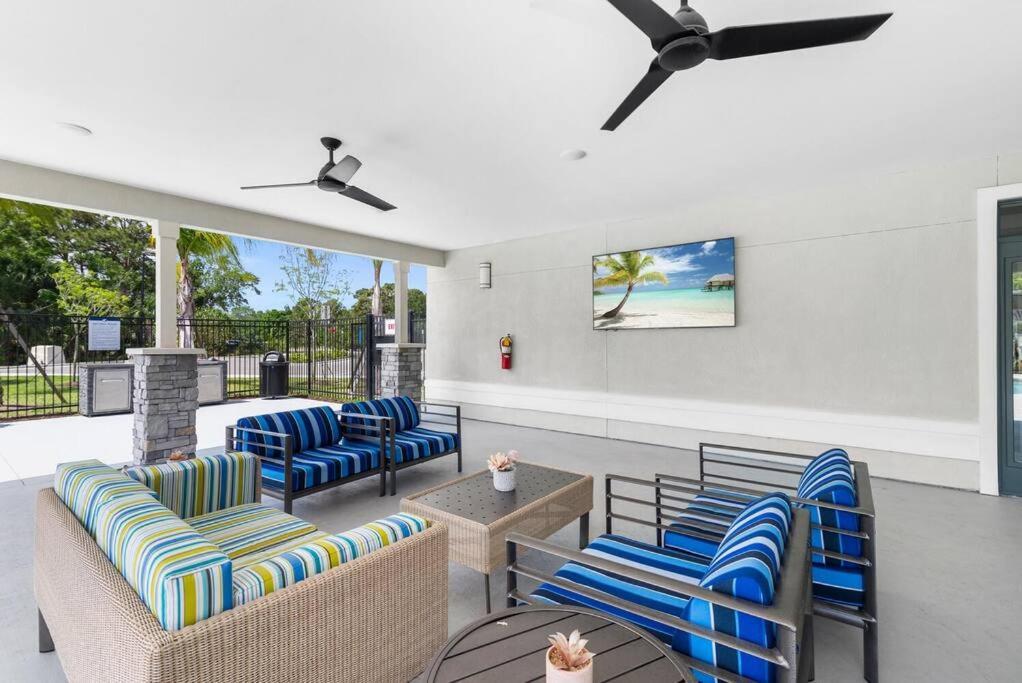 Elegant 2 Bedroom/2 Bath Condo With All Amenities Melbourne Exterior photo