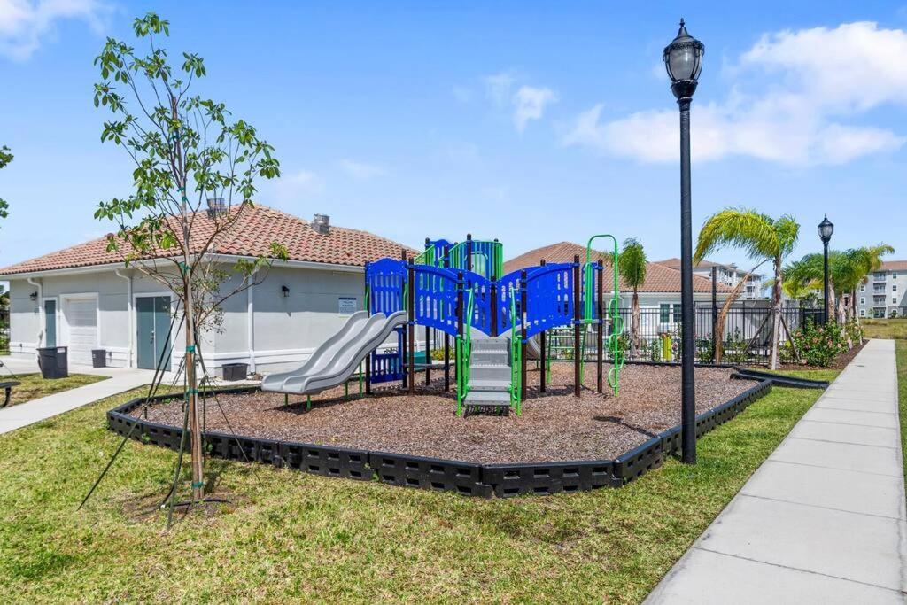 Elegant 2 Bedroom/2 Bath Condo With All Amenities Melbourne Exterior photo